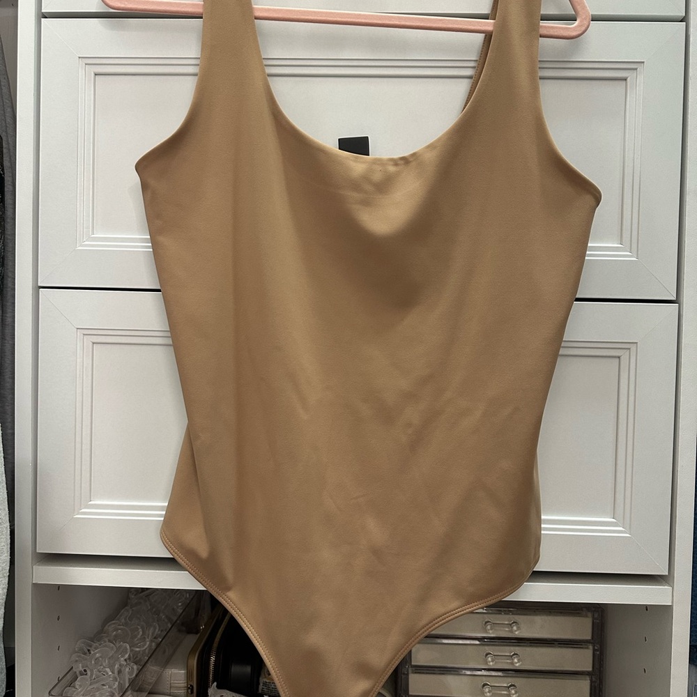 Express Women's High Compression Bodycon Scoop Neck Bodysuit